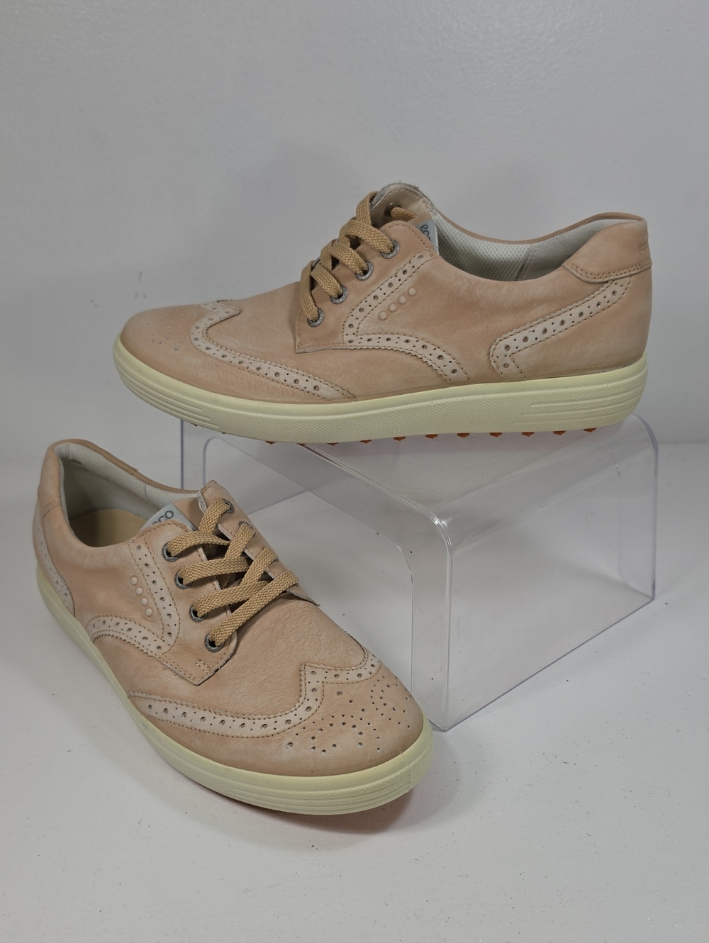 ECCO Womens Hybird Spikeless Wingtip Beige Golf Sneaker 41 Extra Wide US 10/10.5
